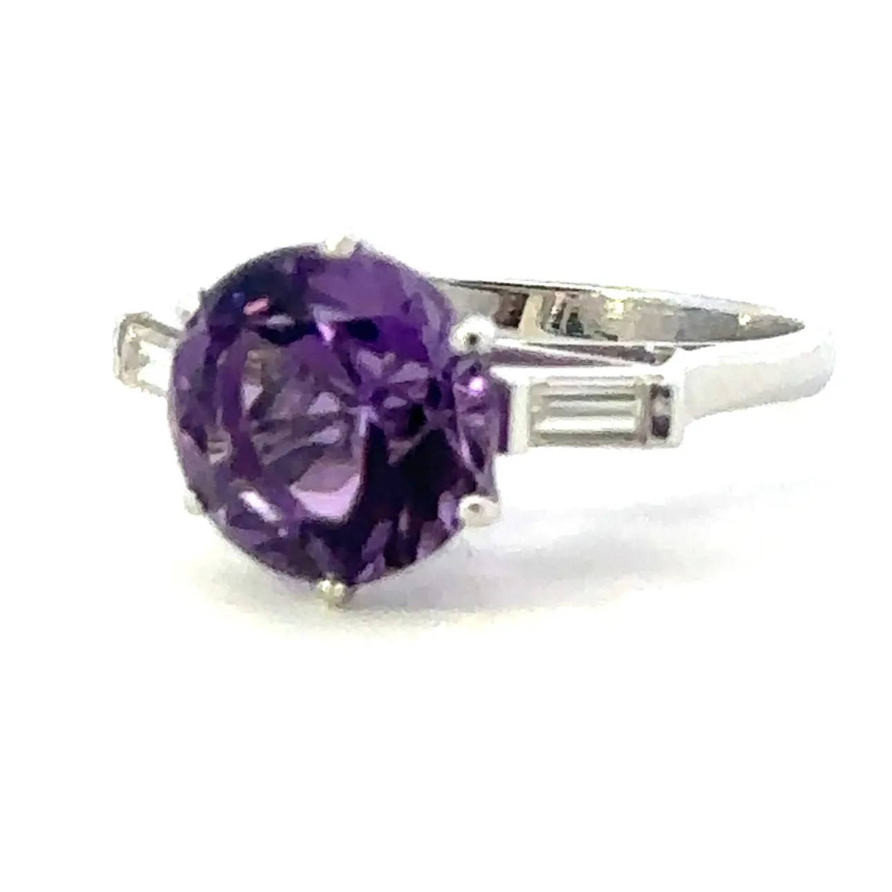 18ct white gold 3 stone Amethyst & Diamond ring