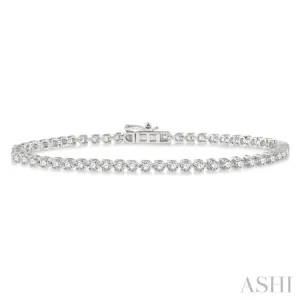 3 Ctw Tri-Prong Round Cut Diamond Bracelet in 14K White Gold