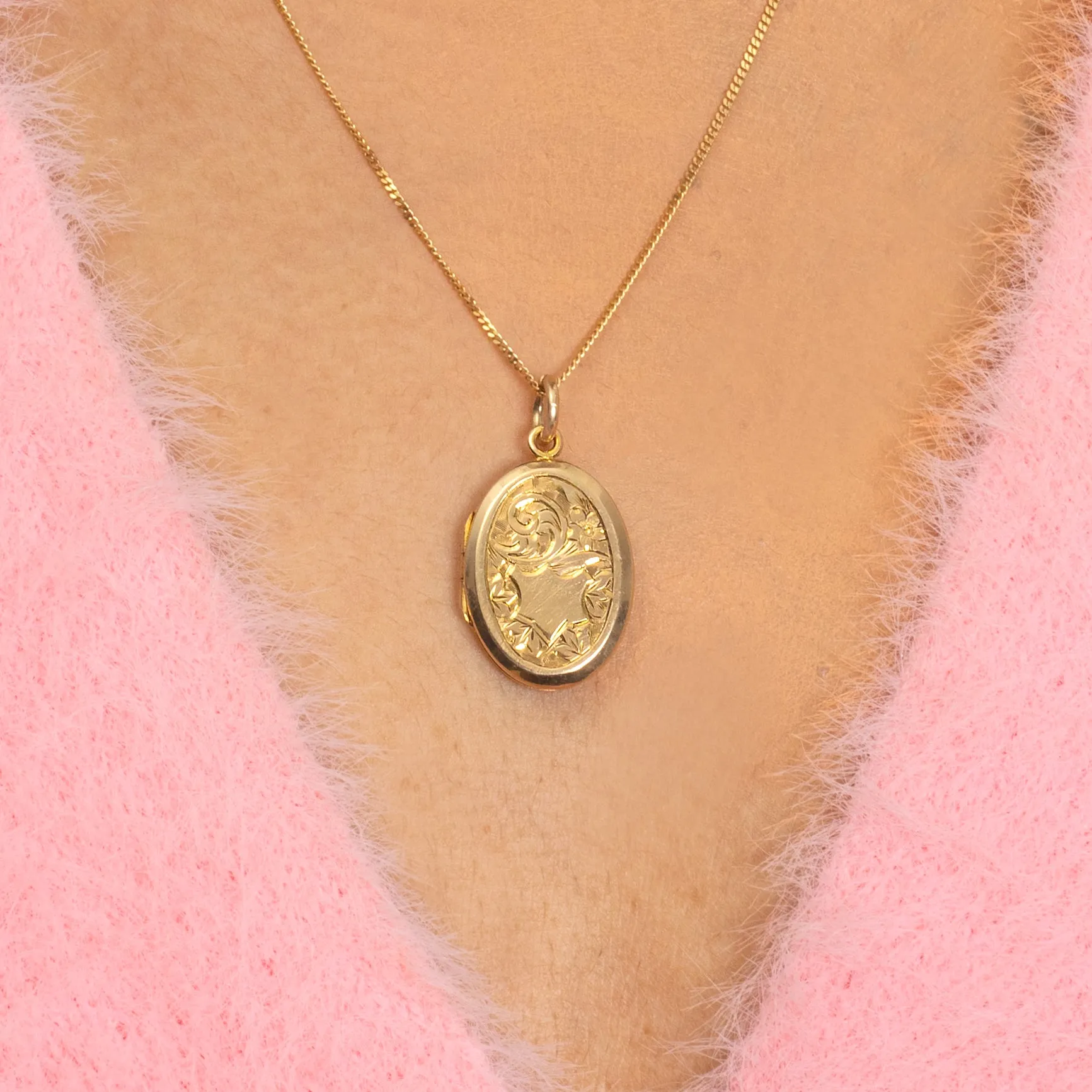 Antique 9ct Gold Engraved Oval Locket