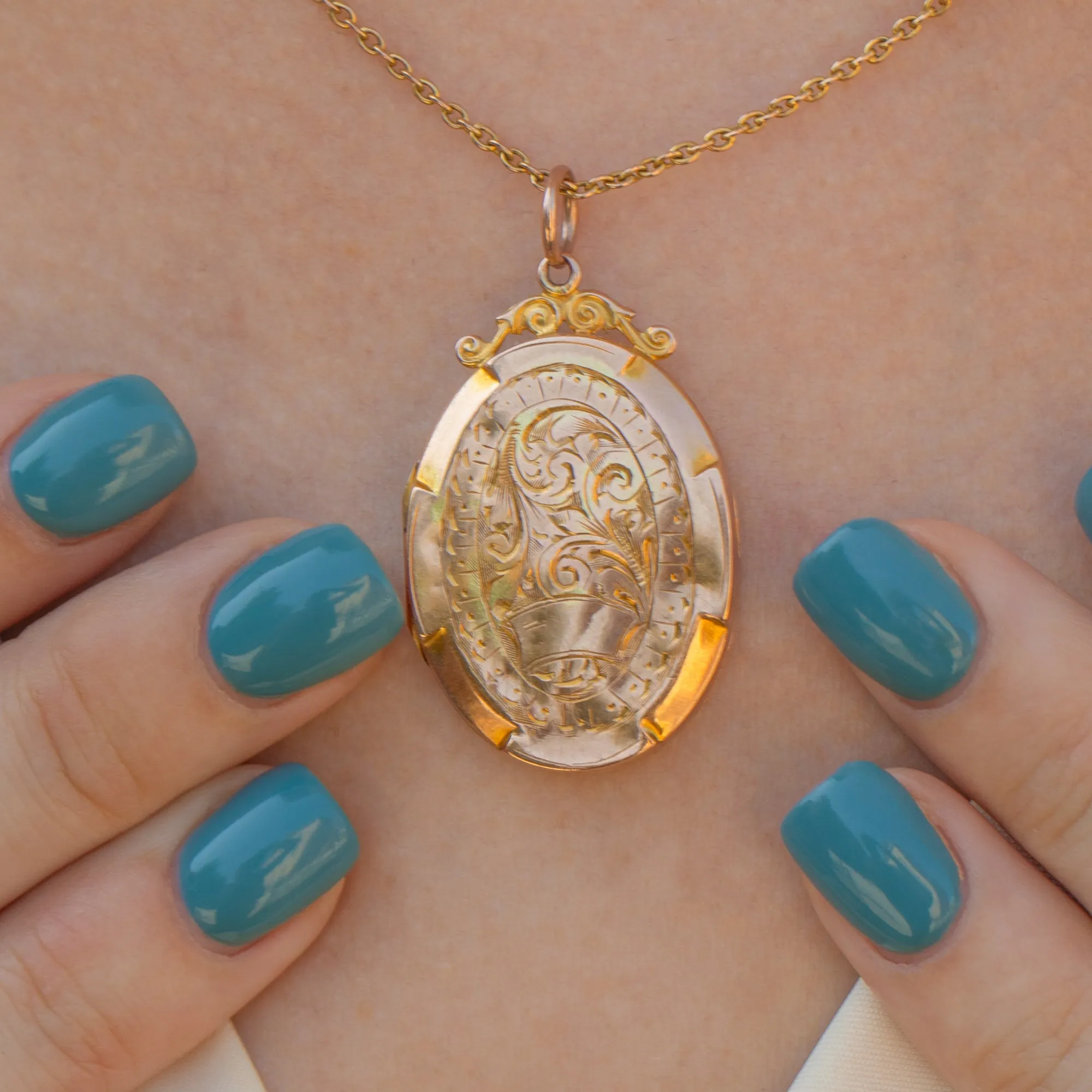 Antique 9ct Gold Engraved Oval Locket