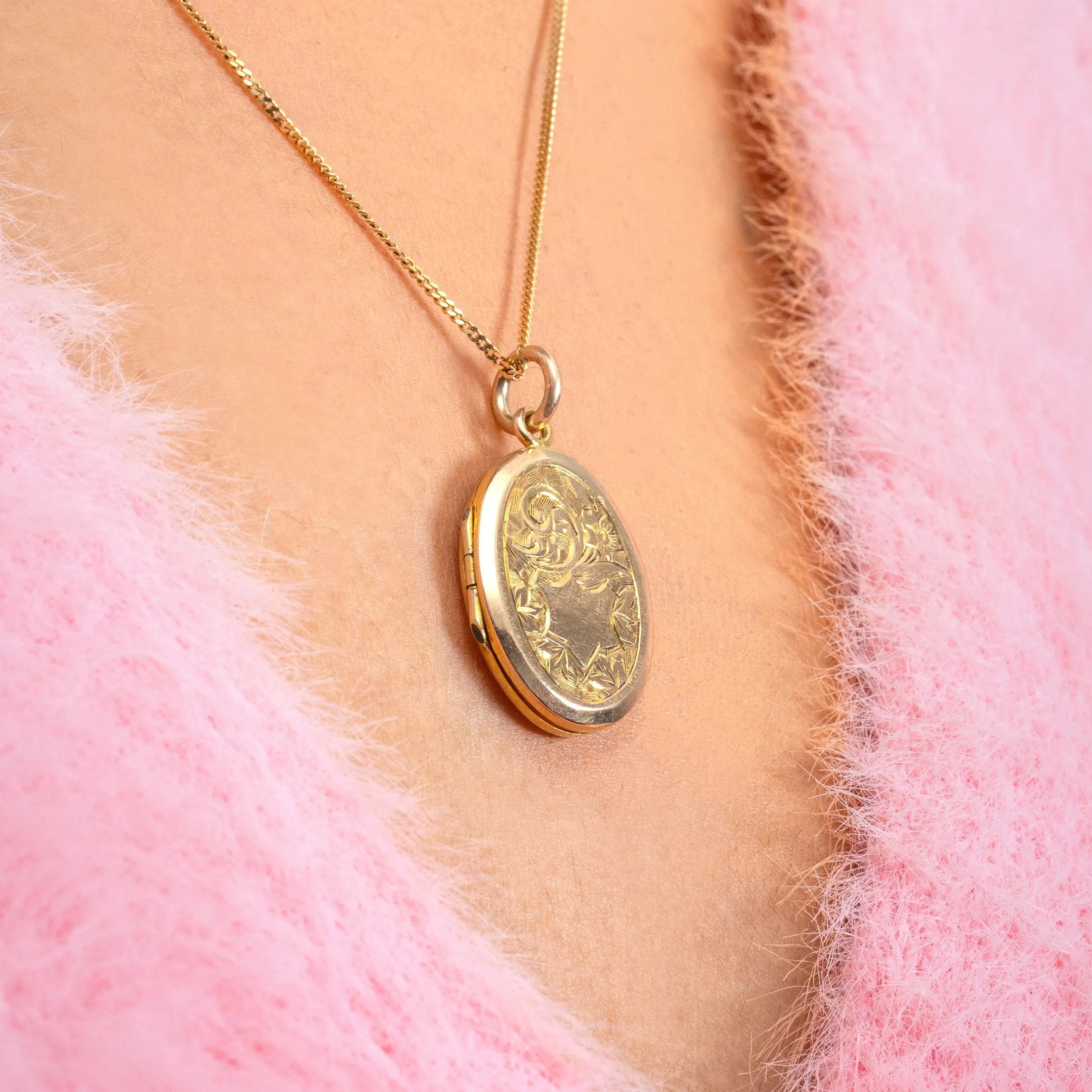 Antique 9ct Gold Engraved Oval Locket