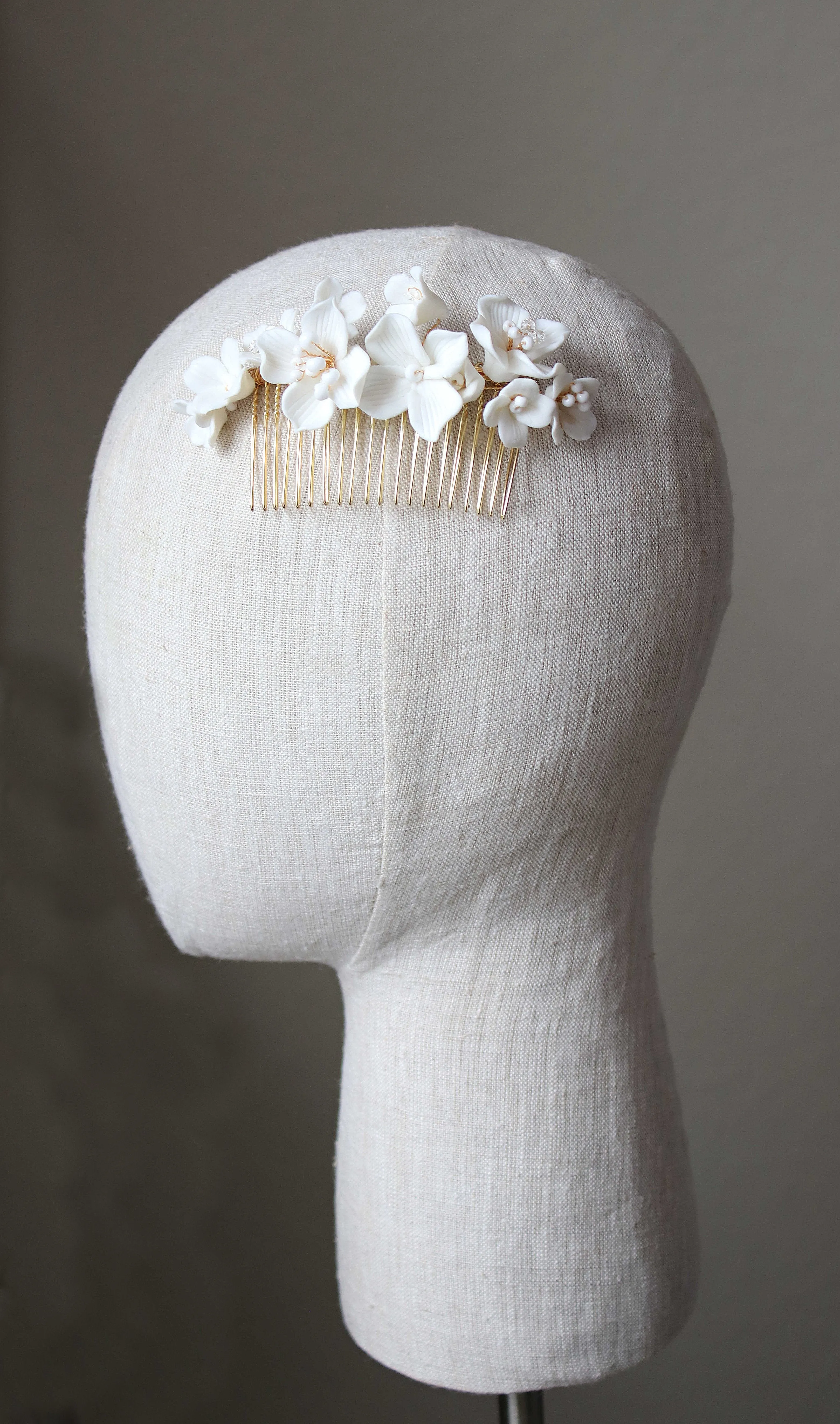 BIANCA White Porcelain Floral Hair Comb