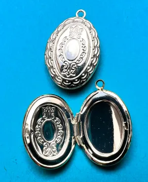 Subtle Oval Silver Tone 2cm Locket