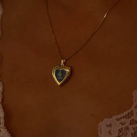 THE BLUE MARY PHOTO LOCKET NECKLACE