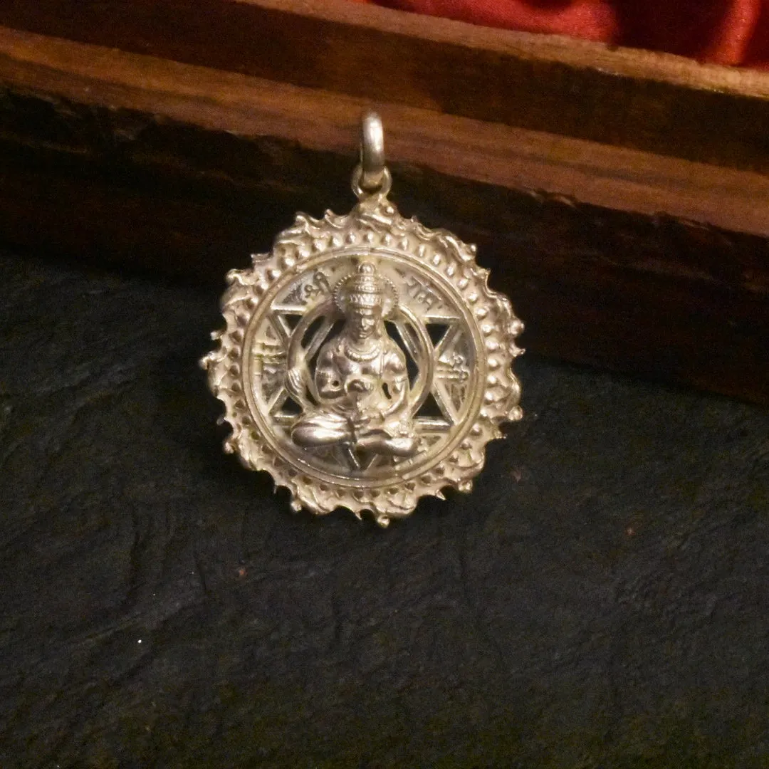 The Powerful Symbolism of the Meditating Anjaneya Swamy Silver Locket for Men