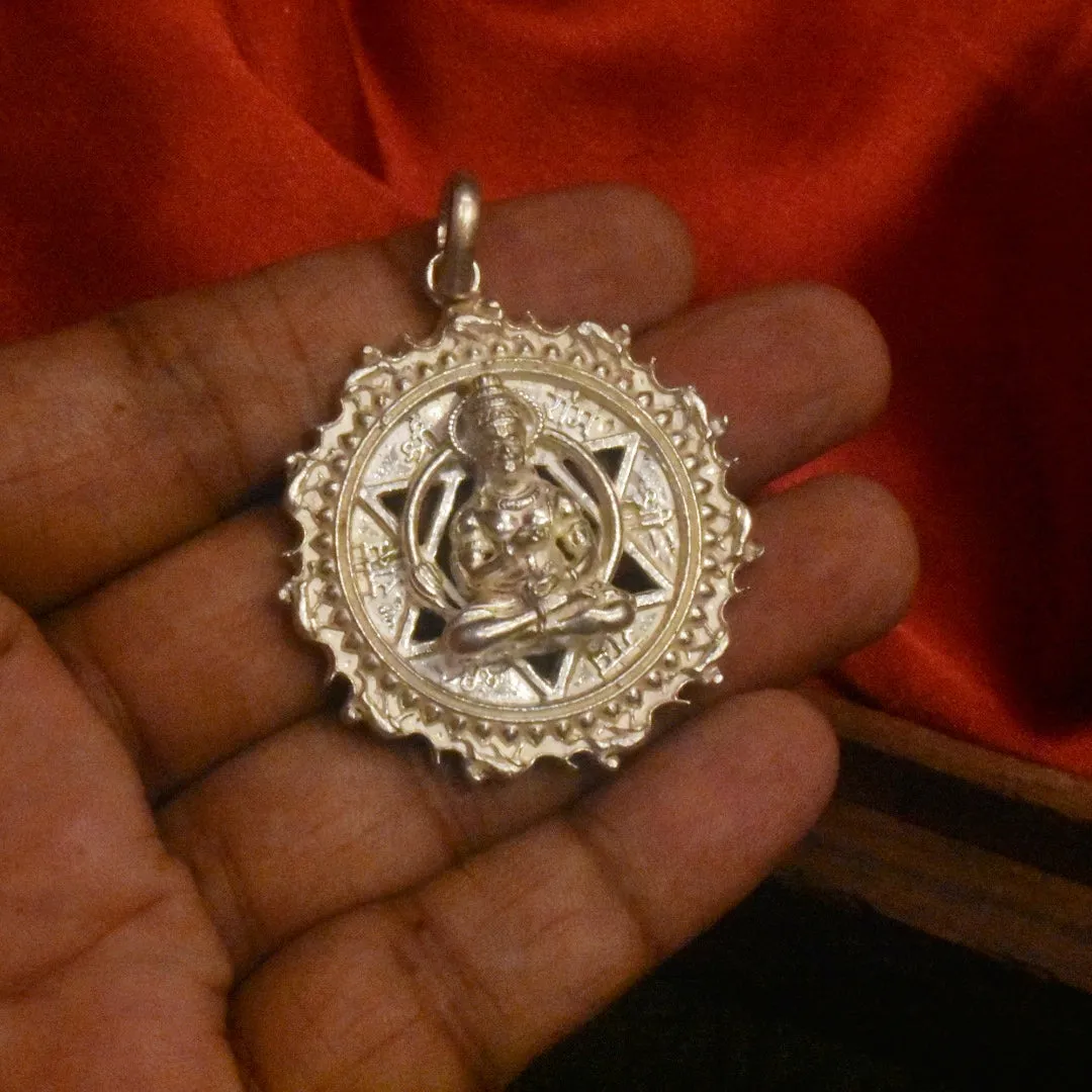 The Powerful Symbolism of the Meditating Anjaneya Swamy Silver Locket for Men